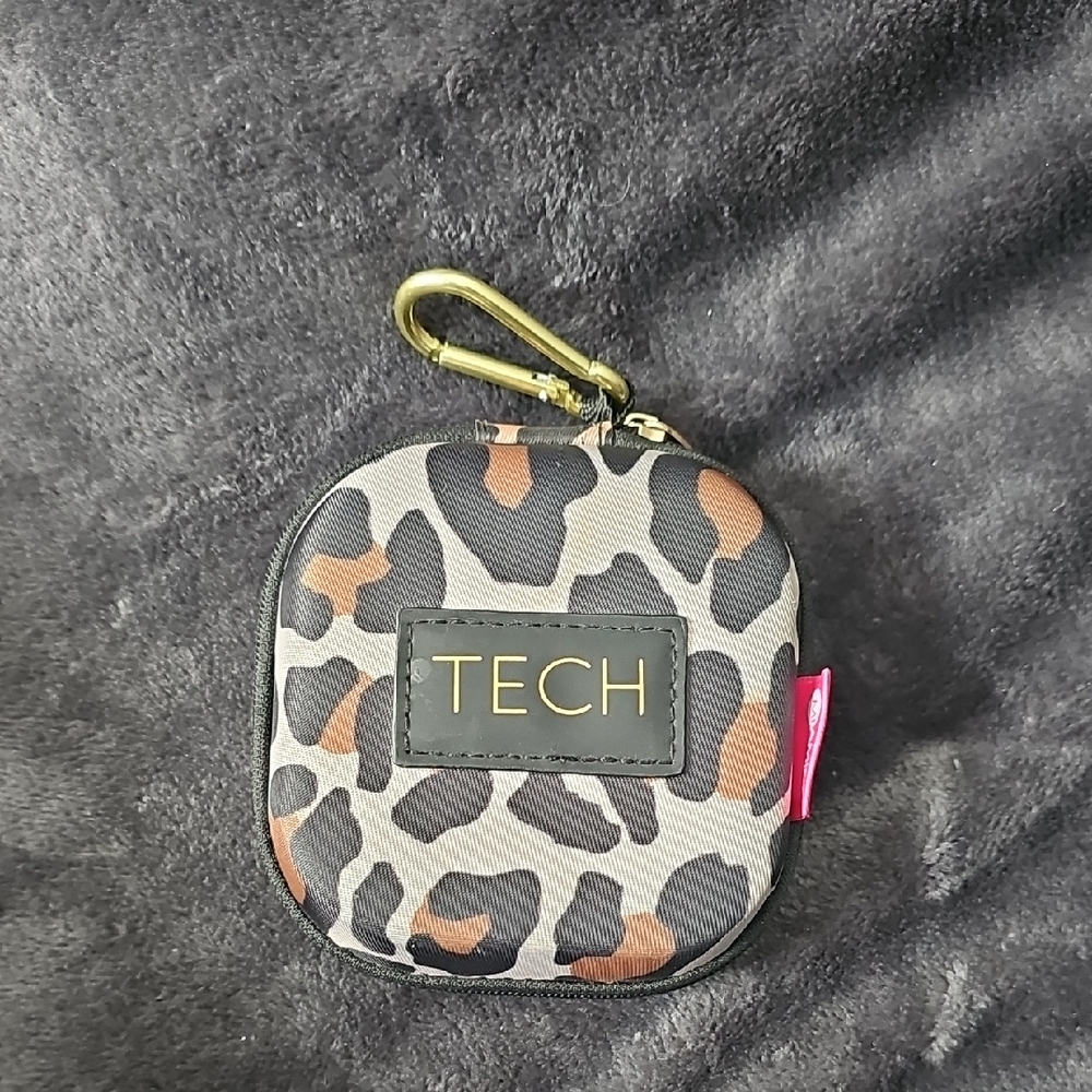 Tech Leopard Print Earbud Case with Gold Clip